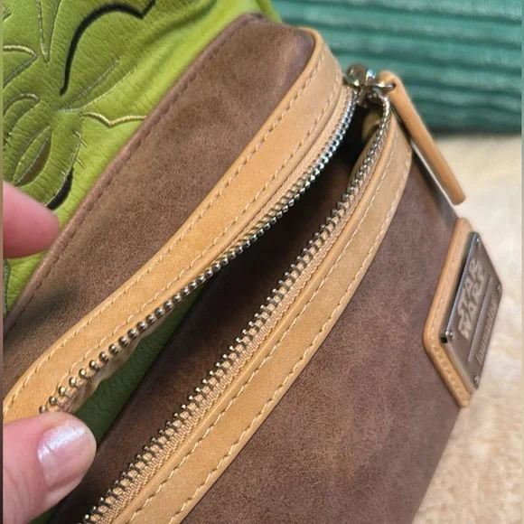 Yoda Loungefly Backpack - Picture 4 of 8